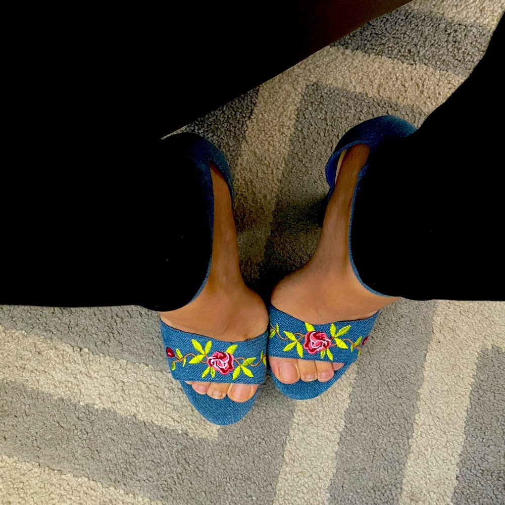 Sandal High Hells - image 3